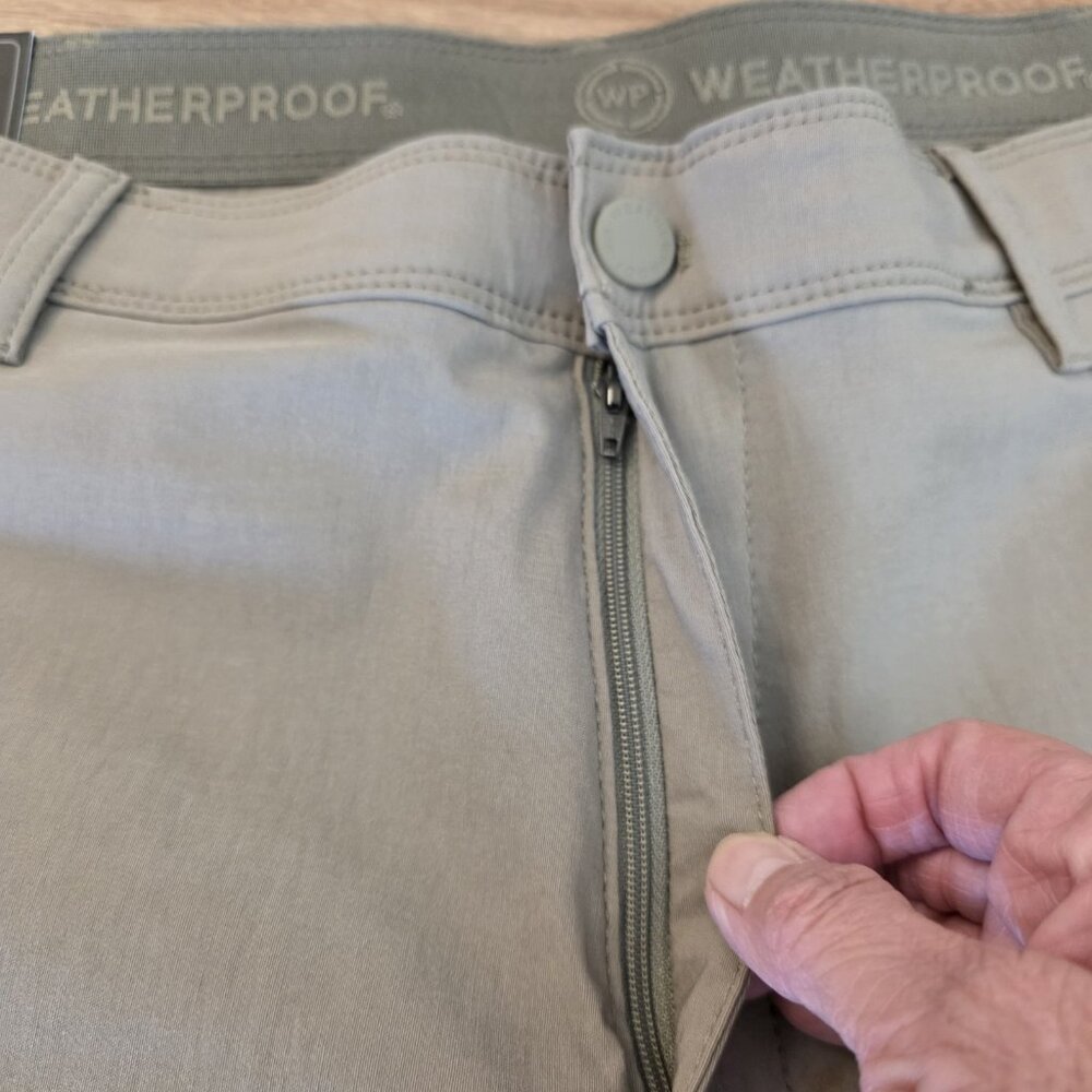 🛑SOLD🛑Weatherproof Tech Utility Shorts Mens 40 Light Oak Stretch Pocket Hiking - Picture 10 of 16